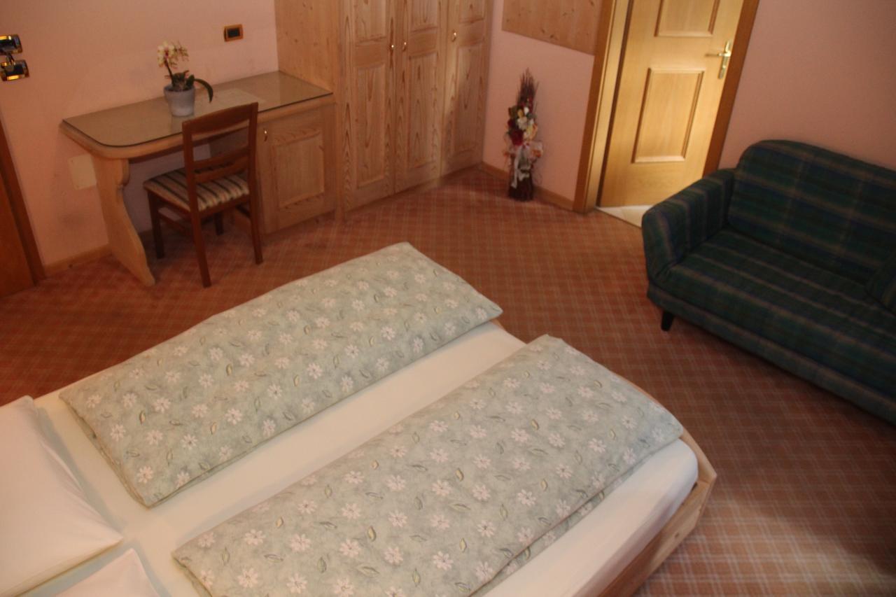ליביניו Albergo Caravasc מראה חיצוני תמונה