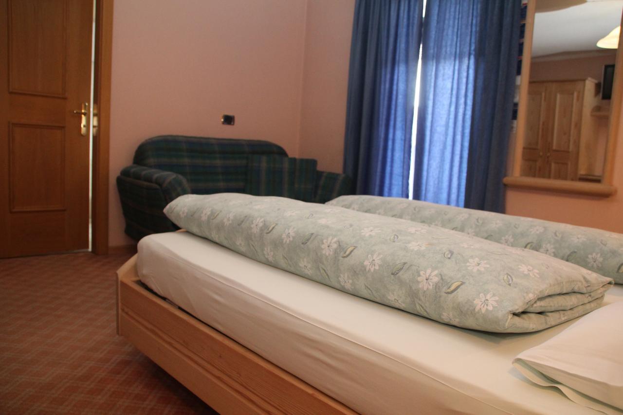 ליביניו Albergo Caravasc חדר תמונה