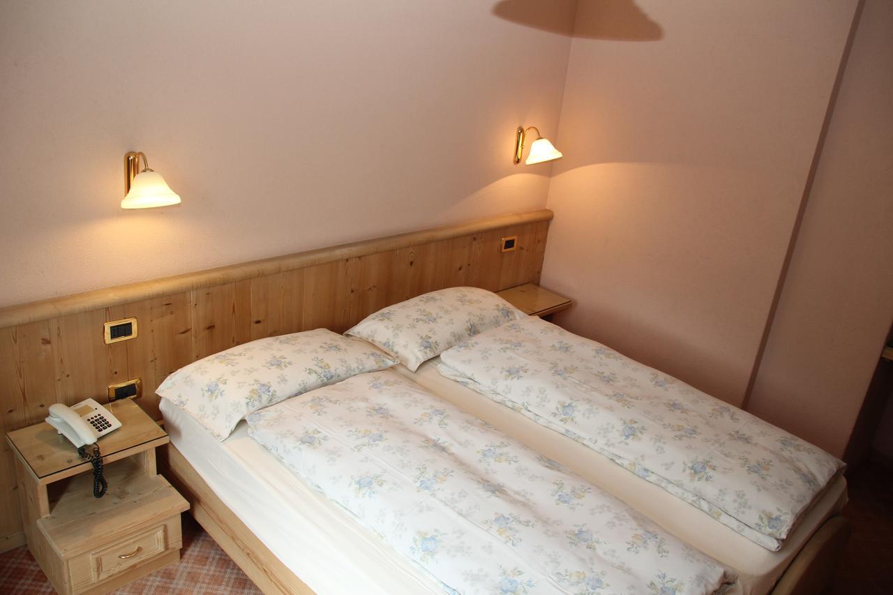 ליביניו Albergo Caravasc חדר תמונה